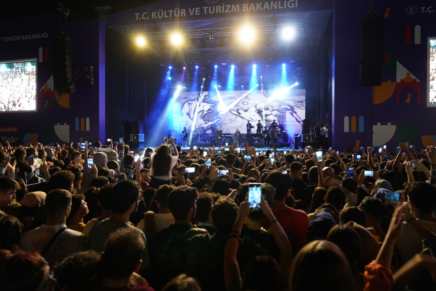 Ünlü Sanatçı Murat Kekili Diyarbakır’da Konser Verecek!