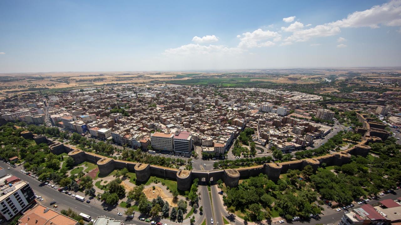 Diyarbakır Büyükşehir Belediyesi İlkokul Öğrencilerini O Eve Götürdü