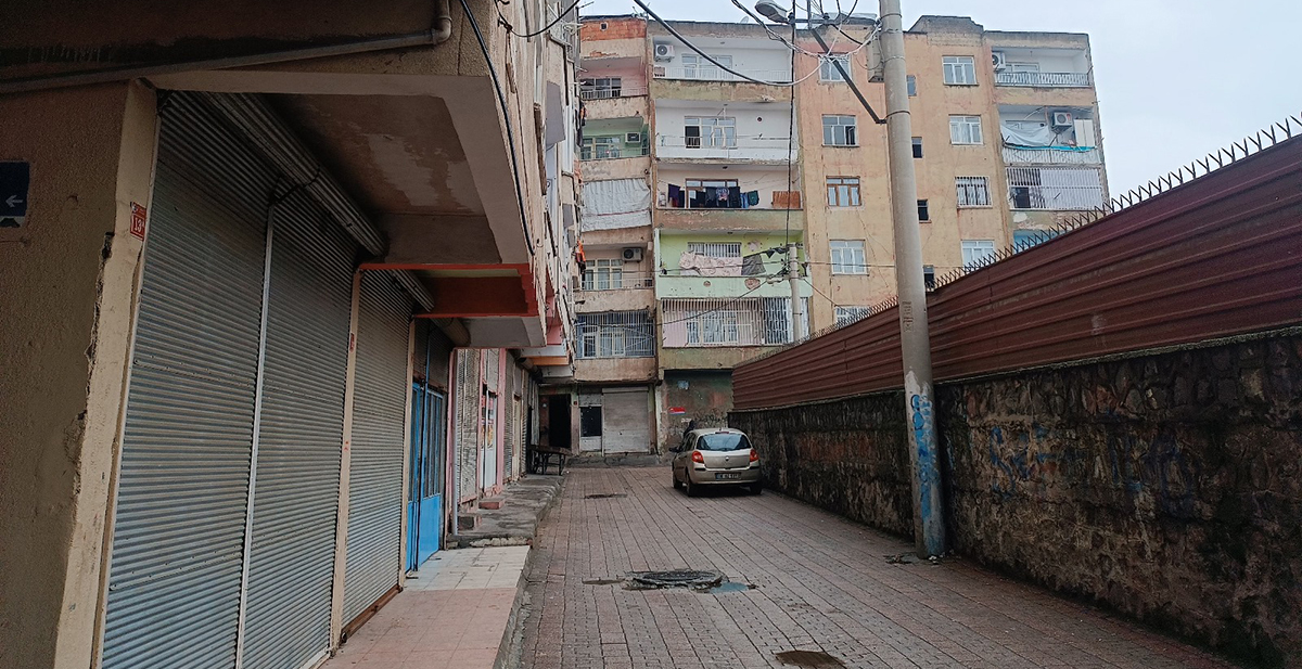 Diyarbakır’da depremin vurduğu mahalle hırsızların hedefinde!