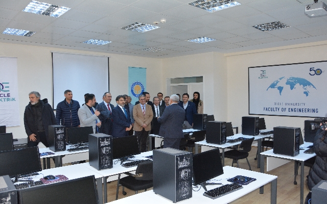 Diyarbakır’da Mühendislik Fakültesi Elektrik Laboratuvarı Açıldı