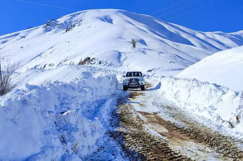 Diyarbakır’ın komşu şehrinde 110 köy yolu ulaşıma kapandı