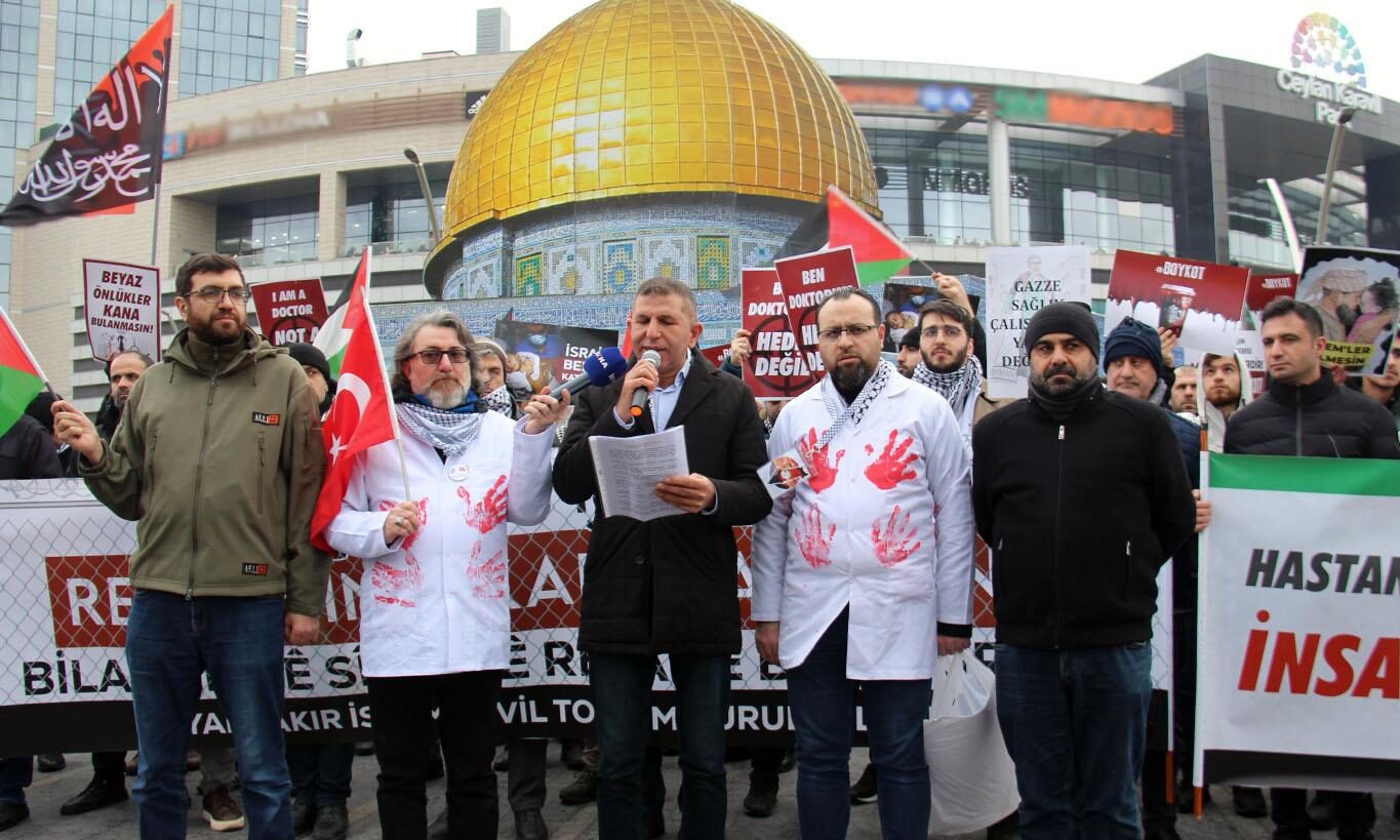 Diyarbakır'da hekimlerden sessiz yürüyüş