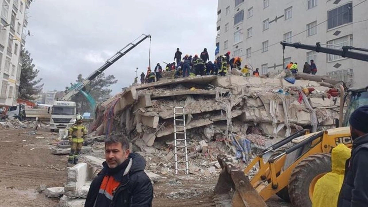 Diyarbakır’da depremde 100 kişiye mezar olan Apartmanın müteahhitti bakın nerede yakalandı!