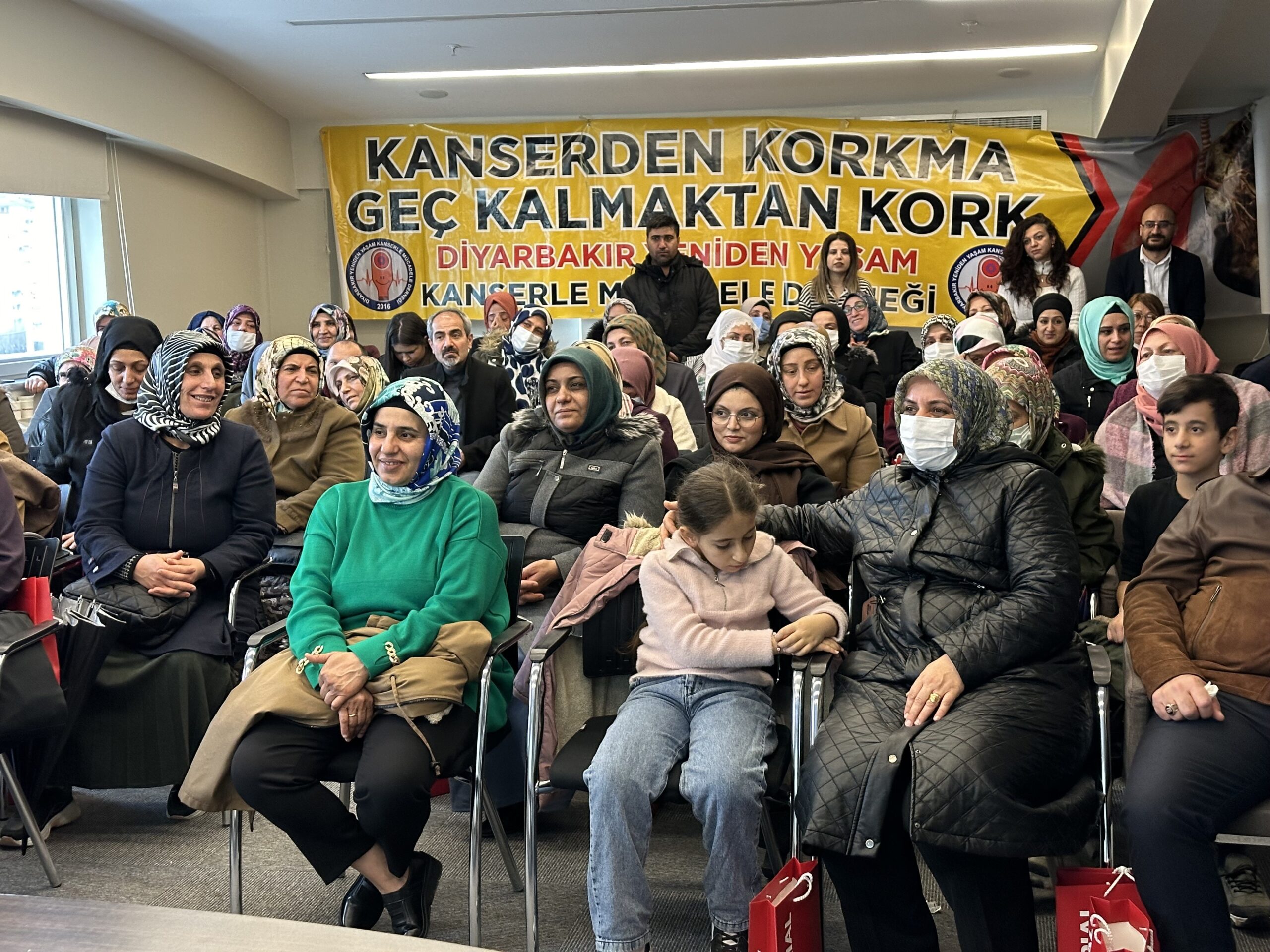 Diyarbakır’da vatandaşlara kansere karşı bilinçlendirme semineri verildi