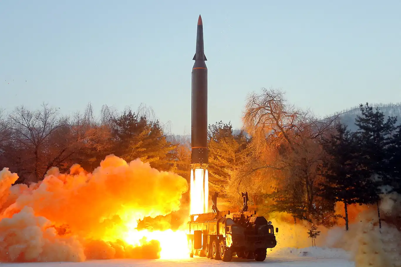 Kuzey Kore Hipersonik Savaş Başlıklı Füze Denemesi Yaptı