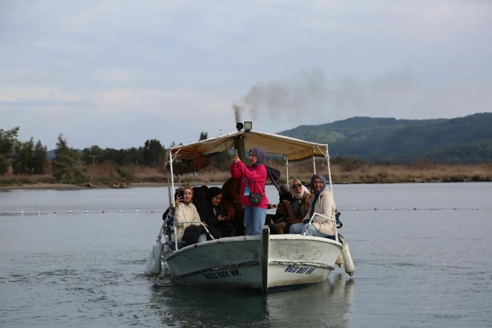 Diyarbakırlı Öğrenciler Akyaka’da Tekne Turunda!