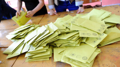 Yerel seçime katılacak siyasi parti sayısı 34’e düştü