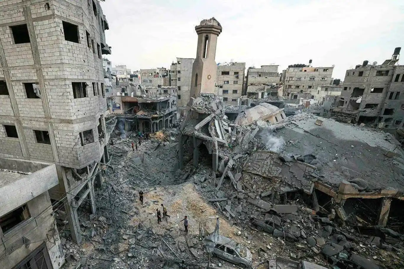 İsrail  Gazze’de 447 camiyi yıktı