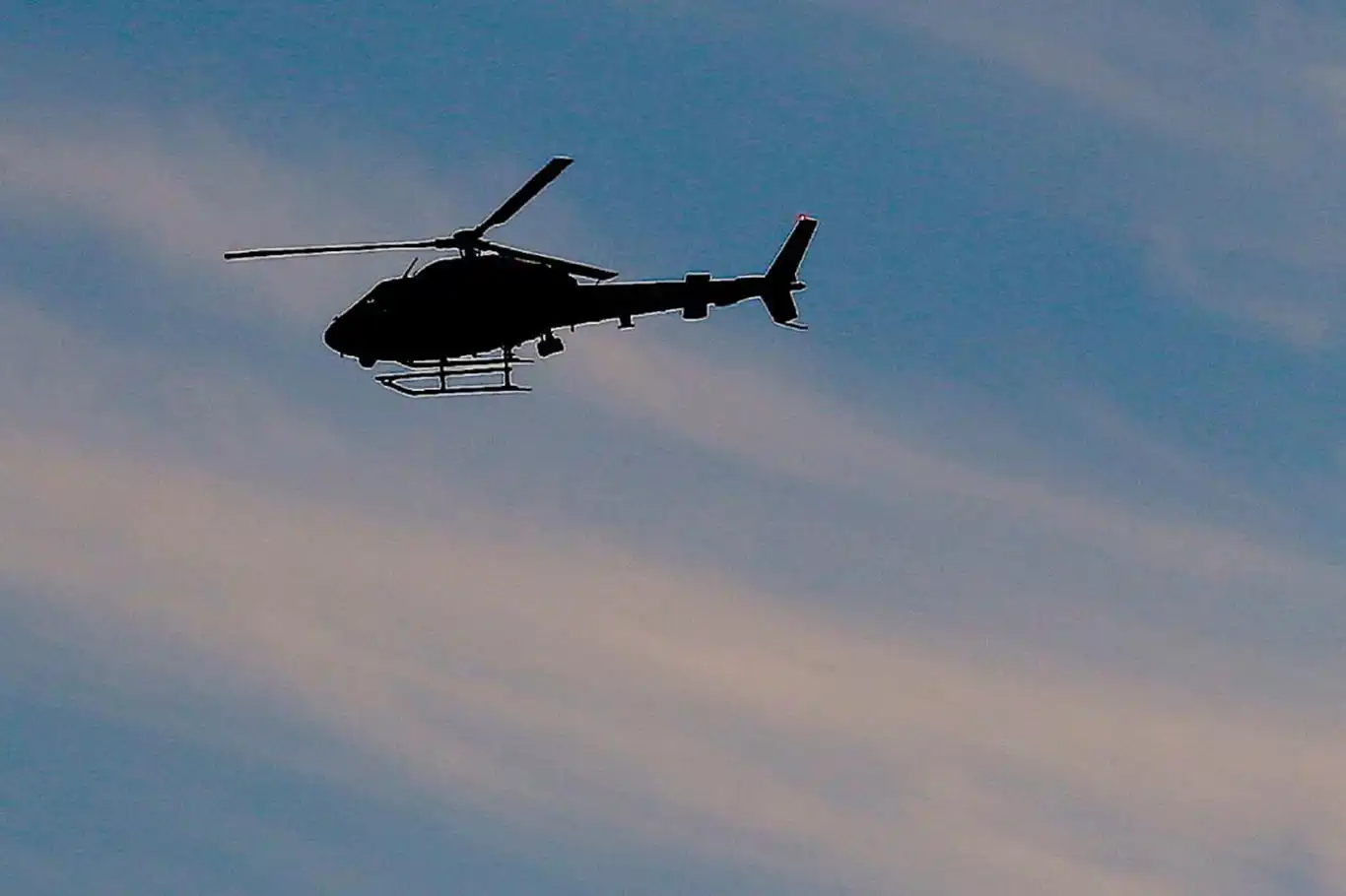 Helikopter kırsal alana düştü: 5 ölü!