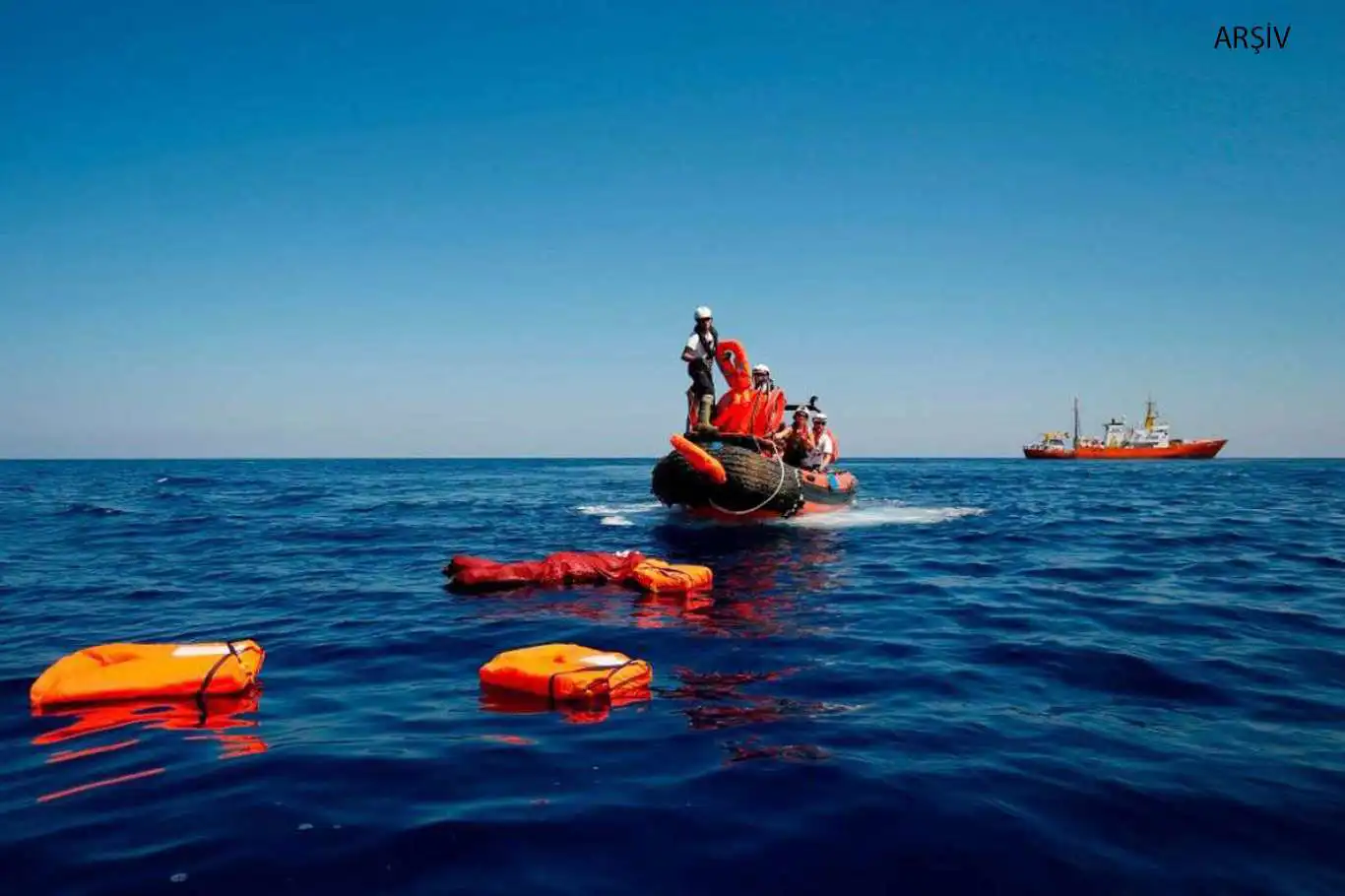 Göçmenleri taşıyan tekne battı: 18 ölü