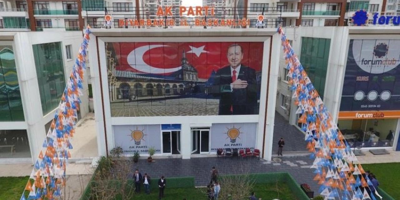 AK Parti Diyarbakır’da Yeni Liste Göreve Başladı!