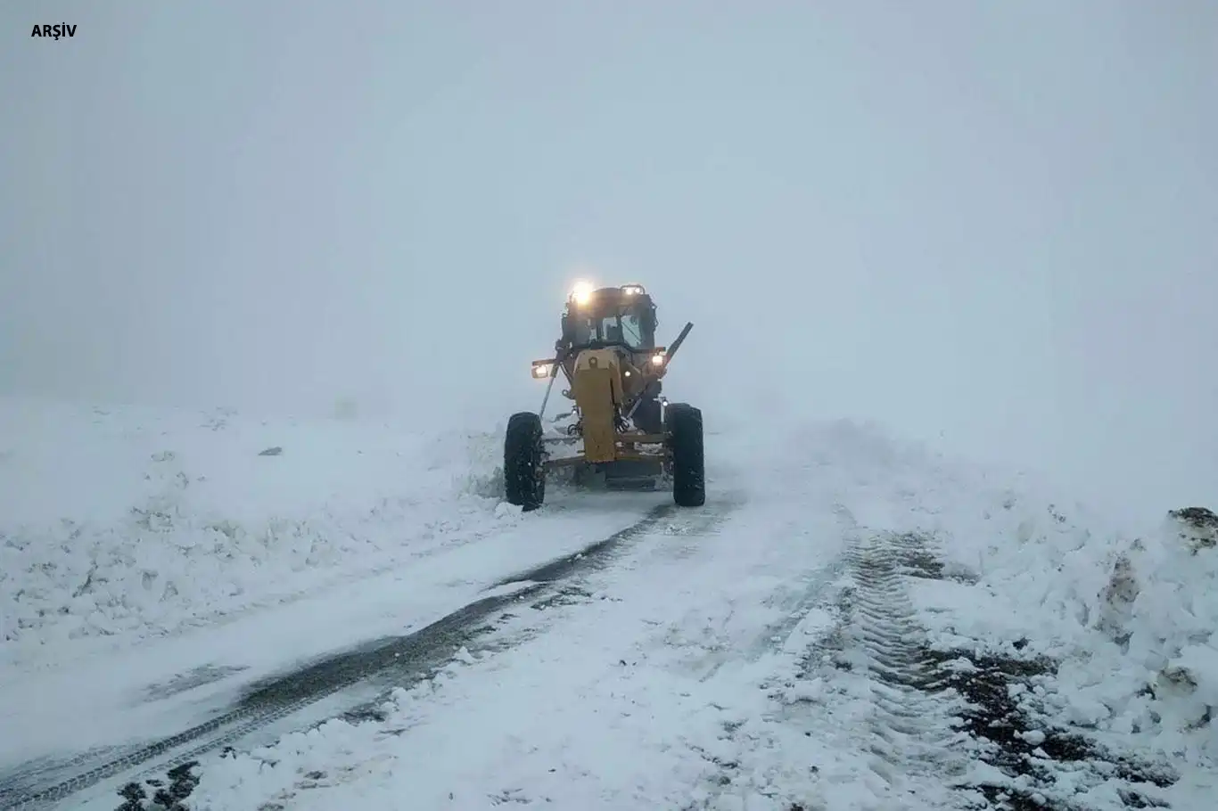3 ilde yüzlerce yerleşim yolu kar nedeniyle kapandı