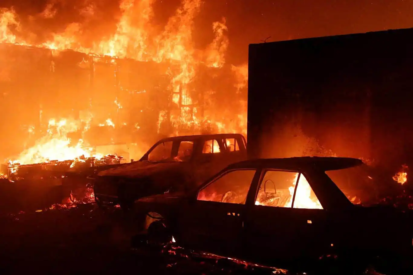 Orman yangınlarında 112 kişi öldü, OHAL ilan edildi!