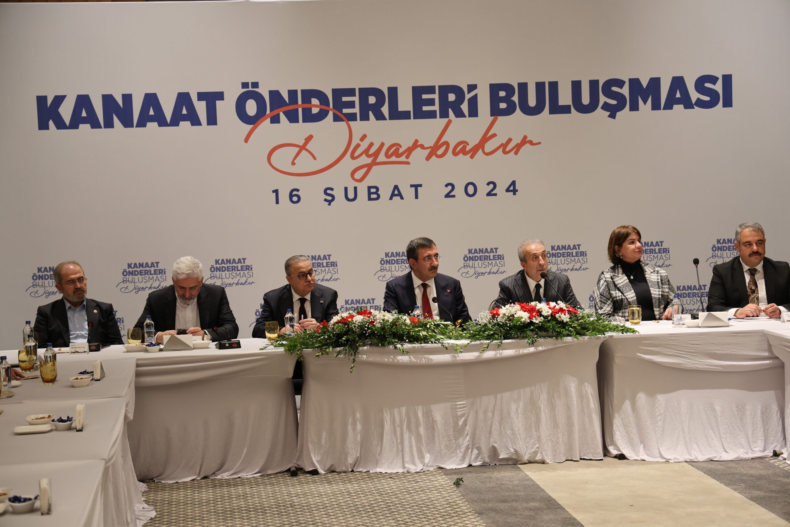 Cumhurbaşkanı Yardımcısı Yılmaz Diyarbakır’da konuştu: ” Enflasyonda düşüşleri hep birlikte göreceğiz”