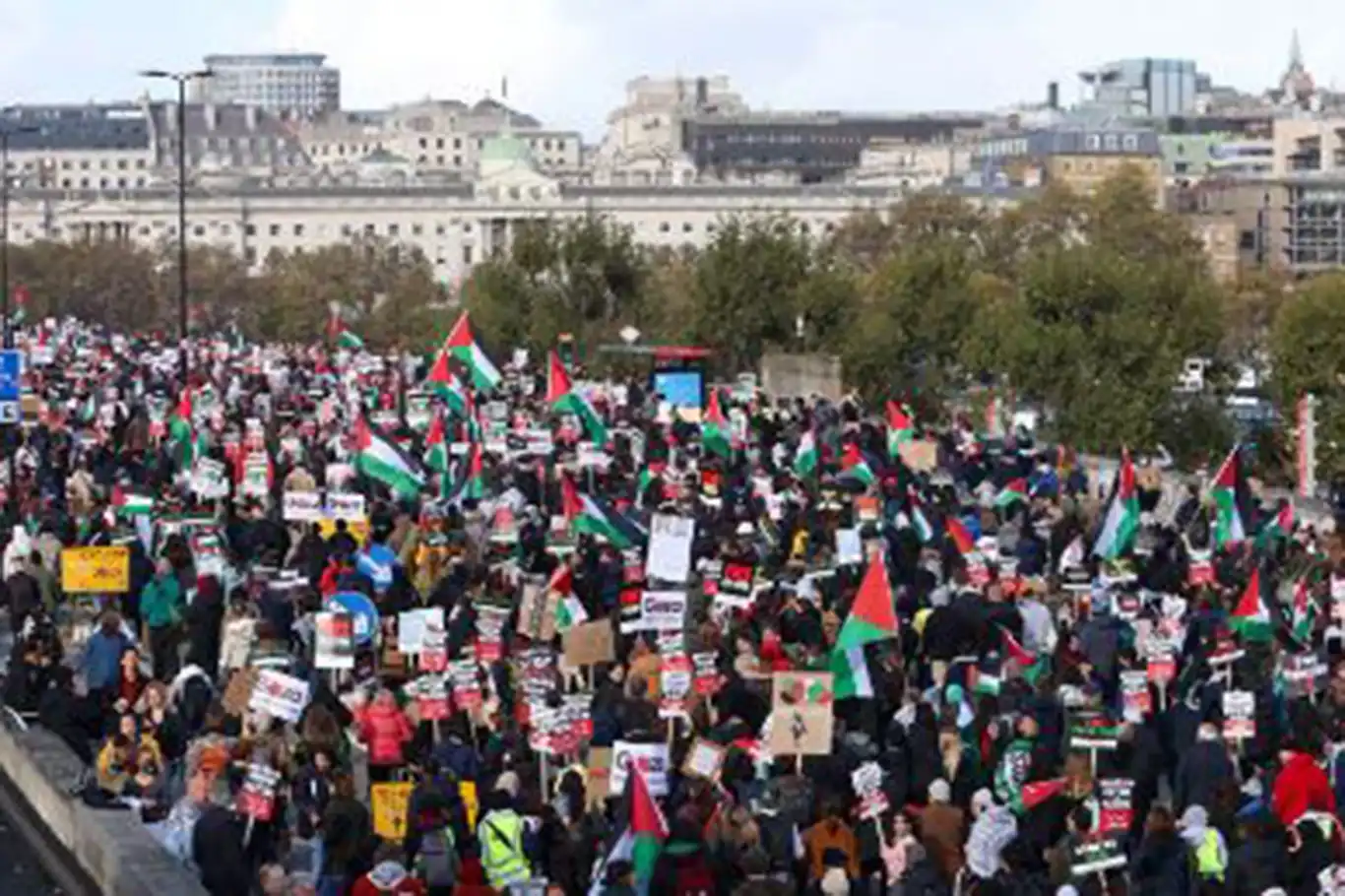 İspanya’da Gazze için binlerce kişi yürüdü