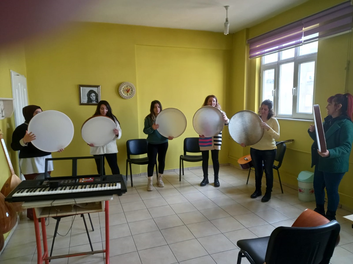 Diyarbakır’da vatandaşlara ücretsiz müzik eğitimi