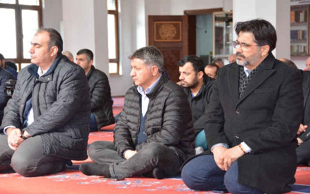 Depremde hayatını kaybedenler Diyarbakır İlahiyat Fakültesi Camisinde anıldı