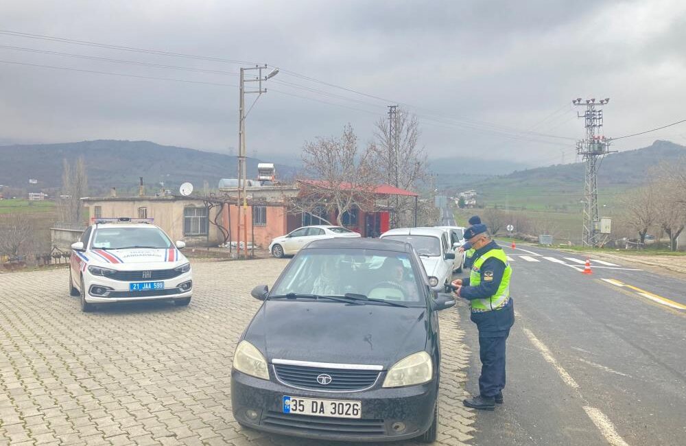 Diyarbakır’da Emniyet Kemeri Denetimi: Sürücülere Ceza Yağdı!
