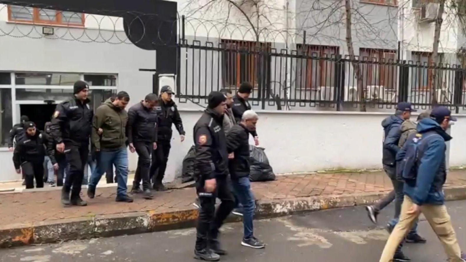 Diyarbakır’da yasa dışı bahis çetesine operasyon: 9 tutuklama