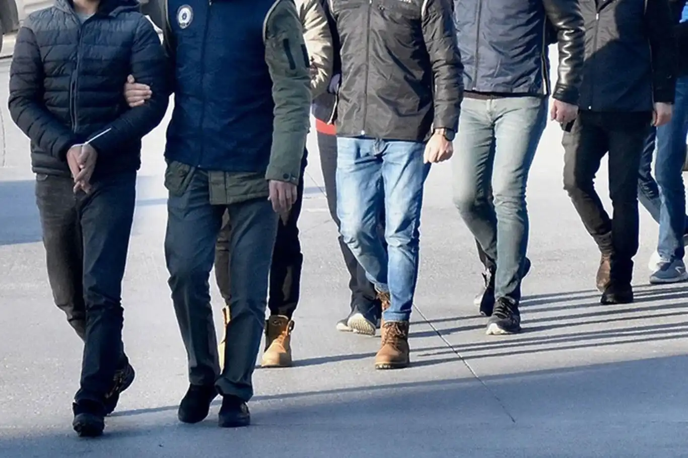 Diyarbakır’da Uyuşturucu Operasyonu: 8 Sokak Satıcısı Yakalandı