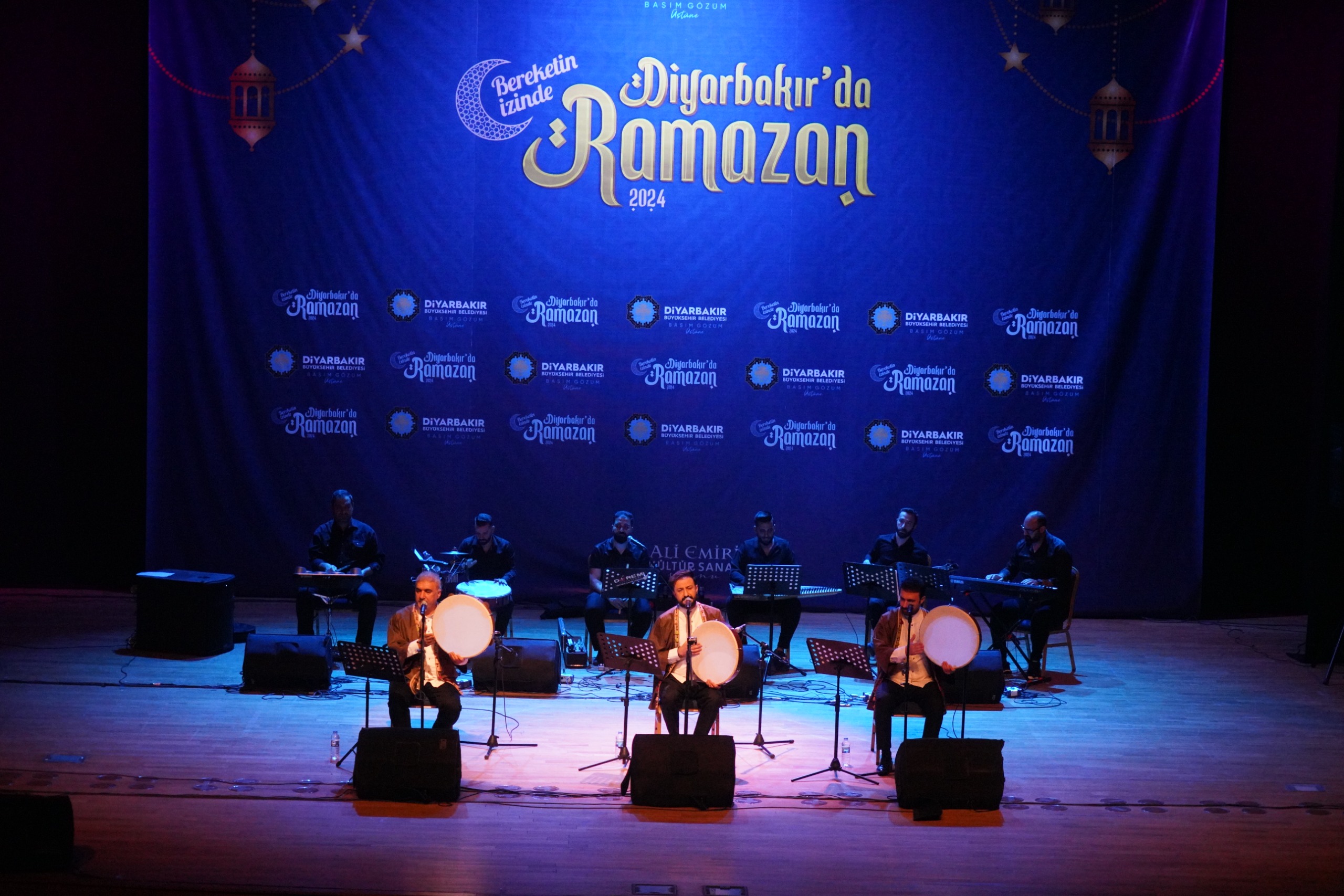Ender Tekin ve Grup Dergah’tan  Diyarbakırlılara unutulmaz bir konser