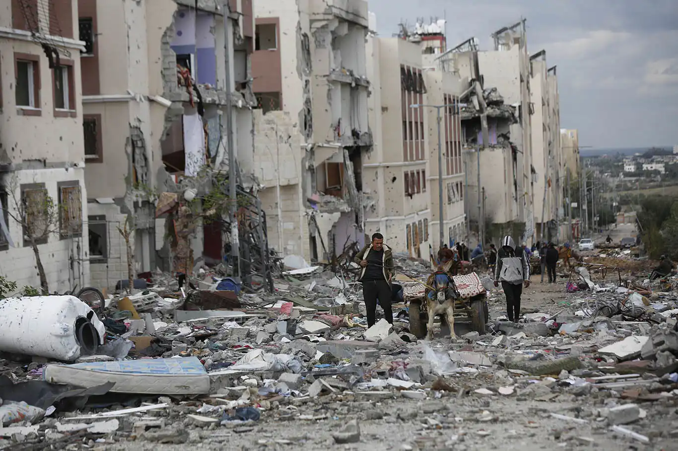 Gazze’de ölü sayısı 30 bin 410’a yükseldi