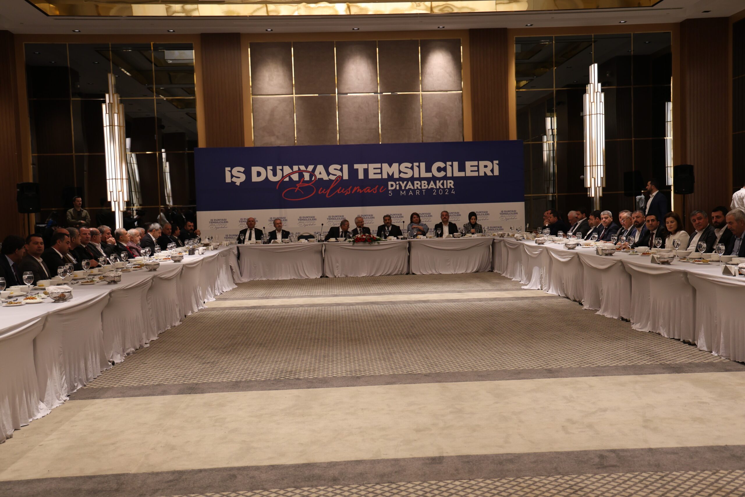 Bakan Uraloğlu: İstanbul, Ankara, İzmir'de ne varsa Diyarbakır'da O Olacak