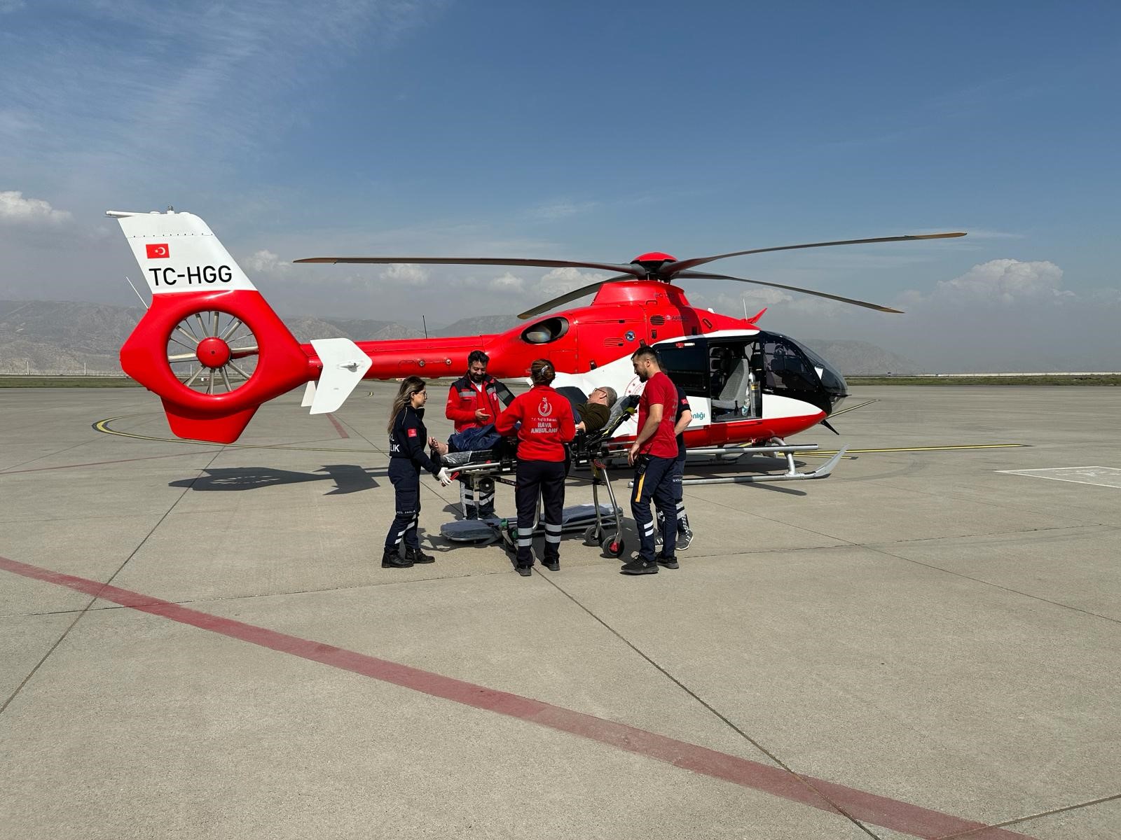 Kalp rahatsızlığı olan hasta ambulans helikopterle Diyarbakır’a sevk edildi