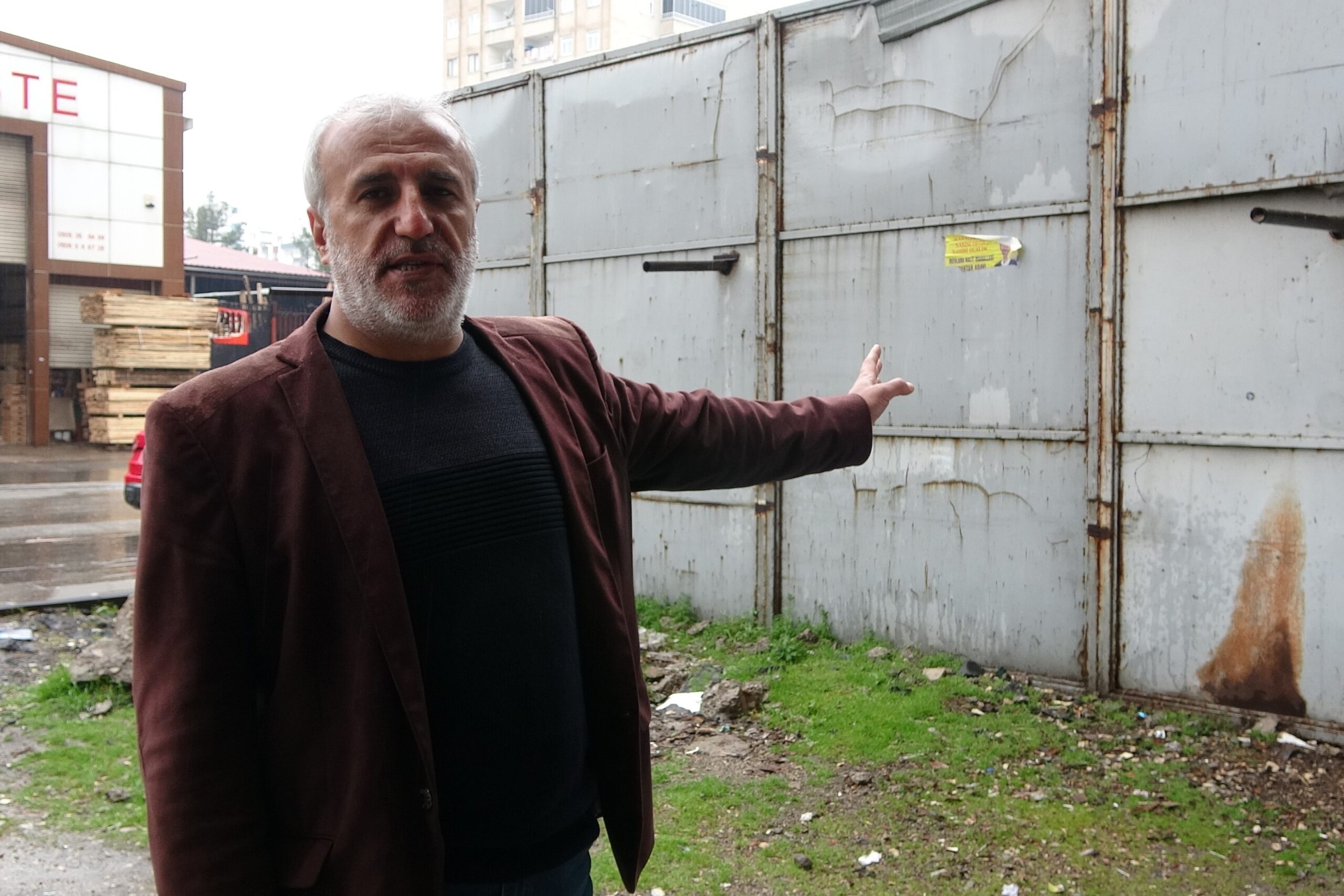 Diyarbakır'da bina girişine yapılan kaçak yapı mağduriyeti sürüyor