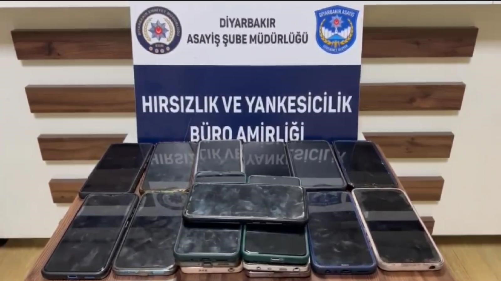 Diyarbakır Nevrozu'nda  5 kişi, 22 cep telefonu çaldı!