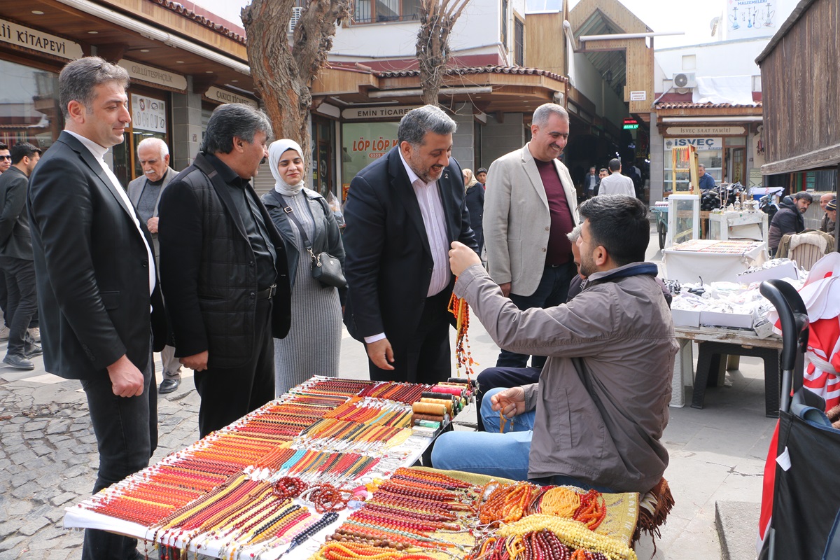 AK Parti Diyarbakır İl Başkanı Ocak’tan Sur esnafı ziyareti!