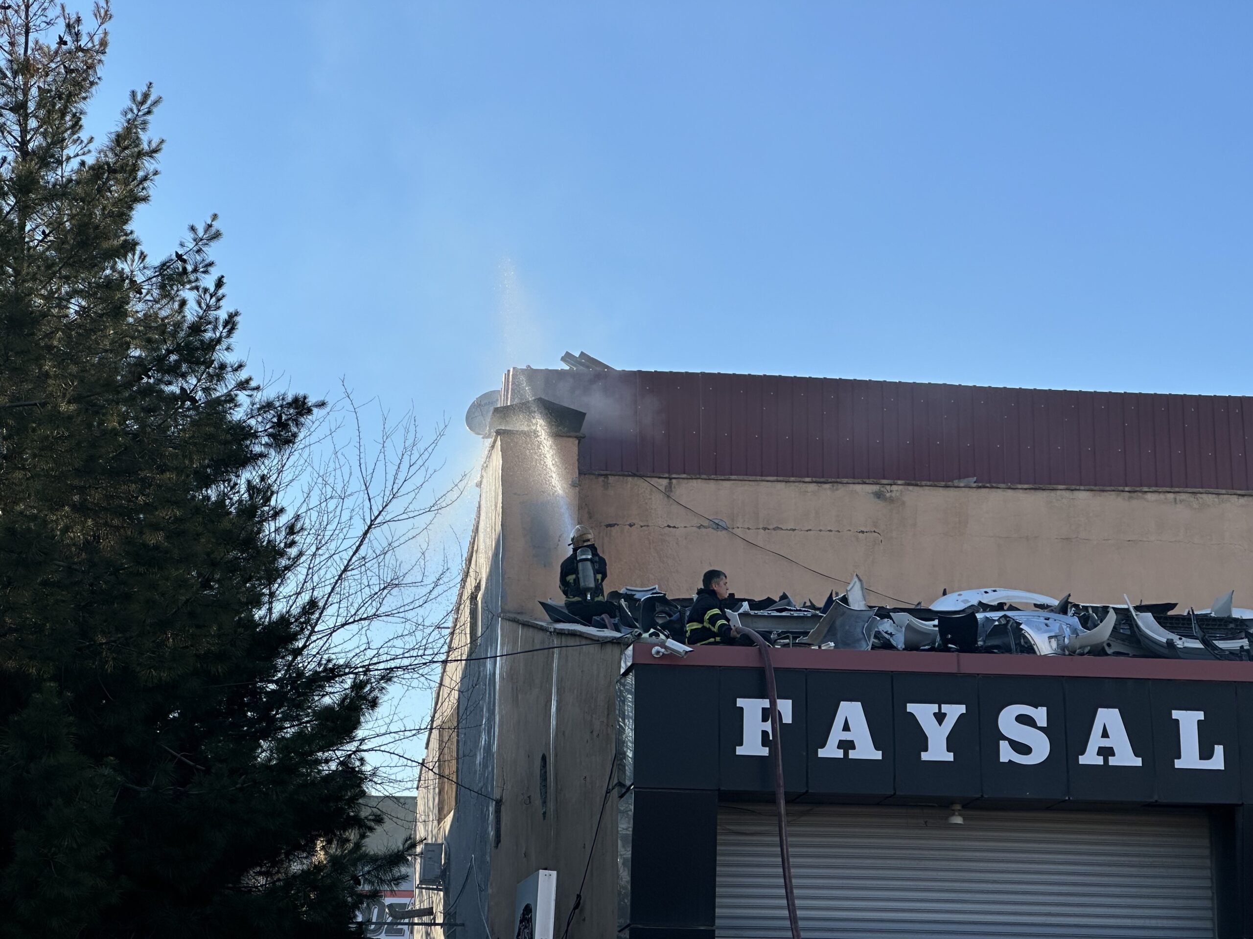  Diyarbakır’da yangın: 3 işçi dumandan etkilendi