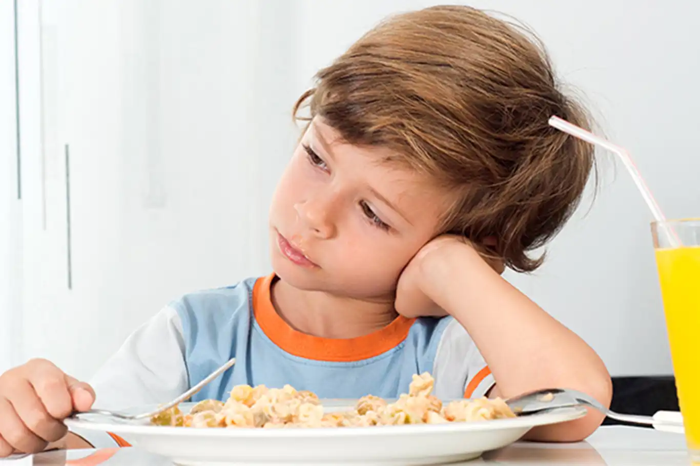 Ailelere altın öneriler: Çocuklar neden yemek seçer, ne yapılması gerekir?