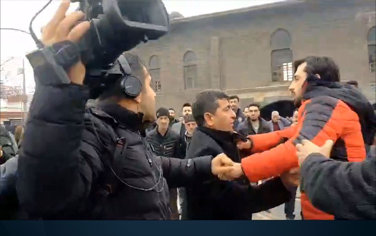 Diyarbakır’da gazeteciye saldırıya takipsizlik!