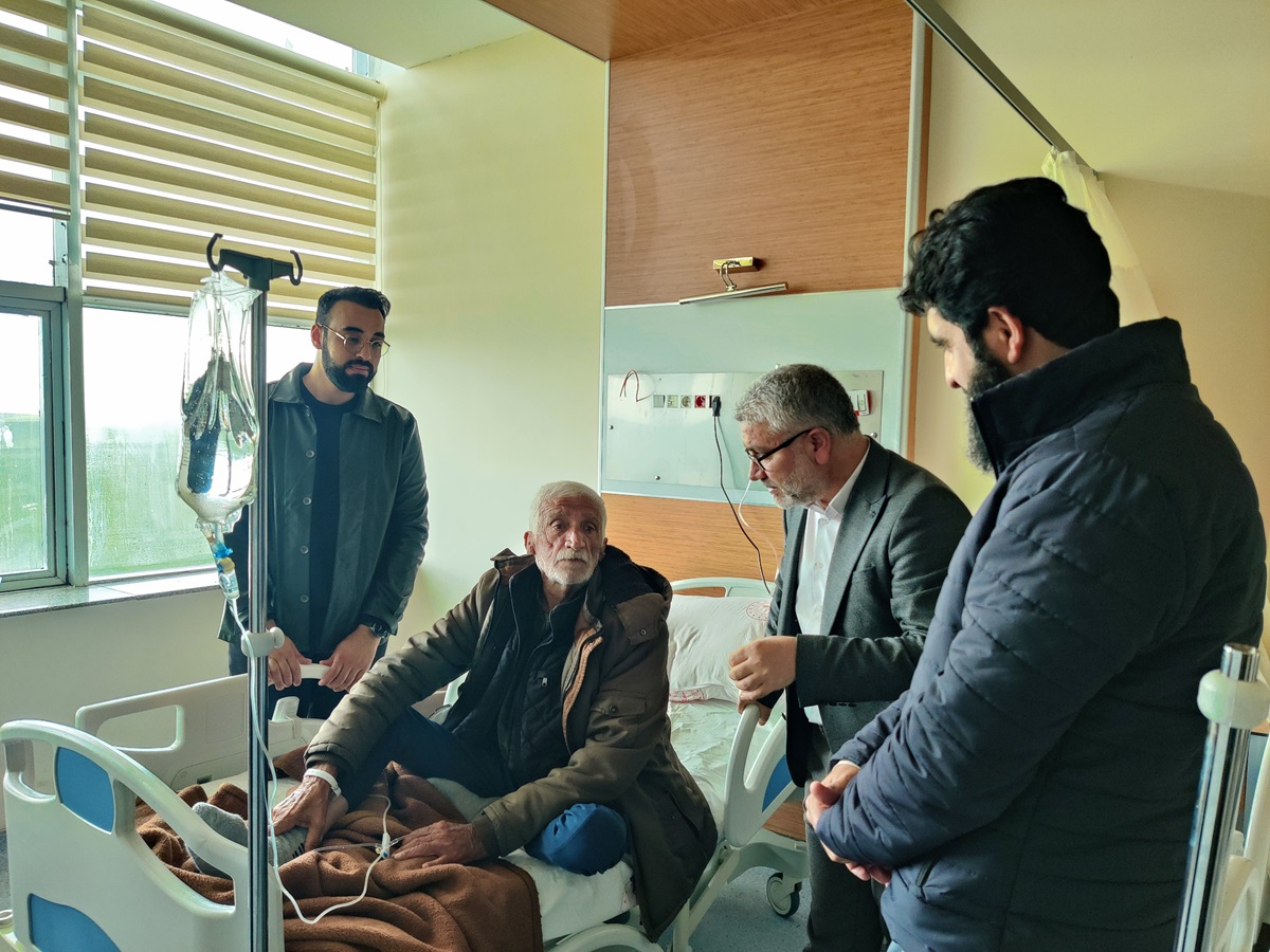 Diyarbakır’da hasta ziyareti sonrası odalara seccade bırakıldı