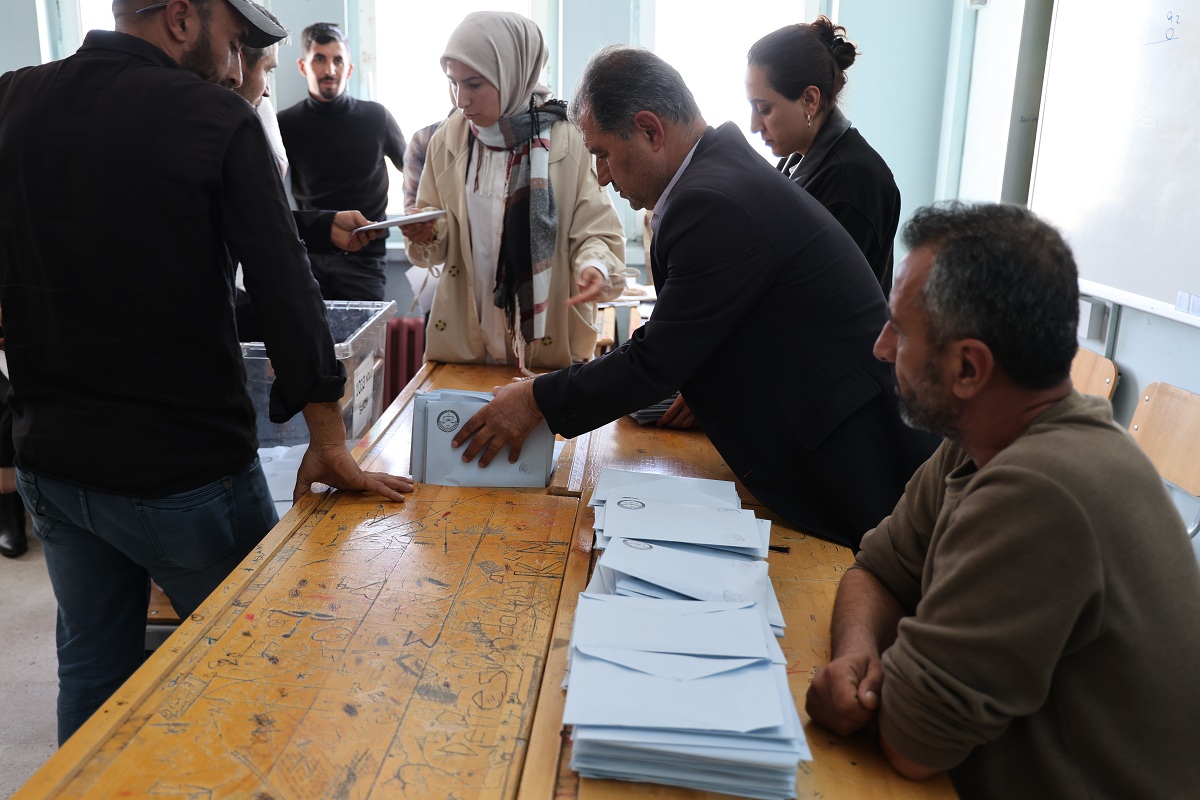 Diyarbakır’da oy sayma işlemi devam ediyor