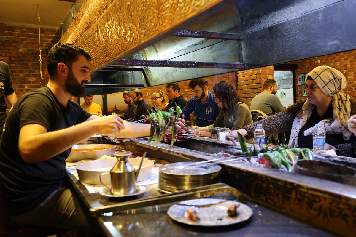 Diyarbakır’da Ramazan’ın Vazgeçilmezi: Tescilli Ciğer Kebabı!