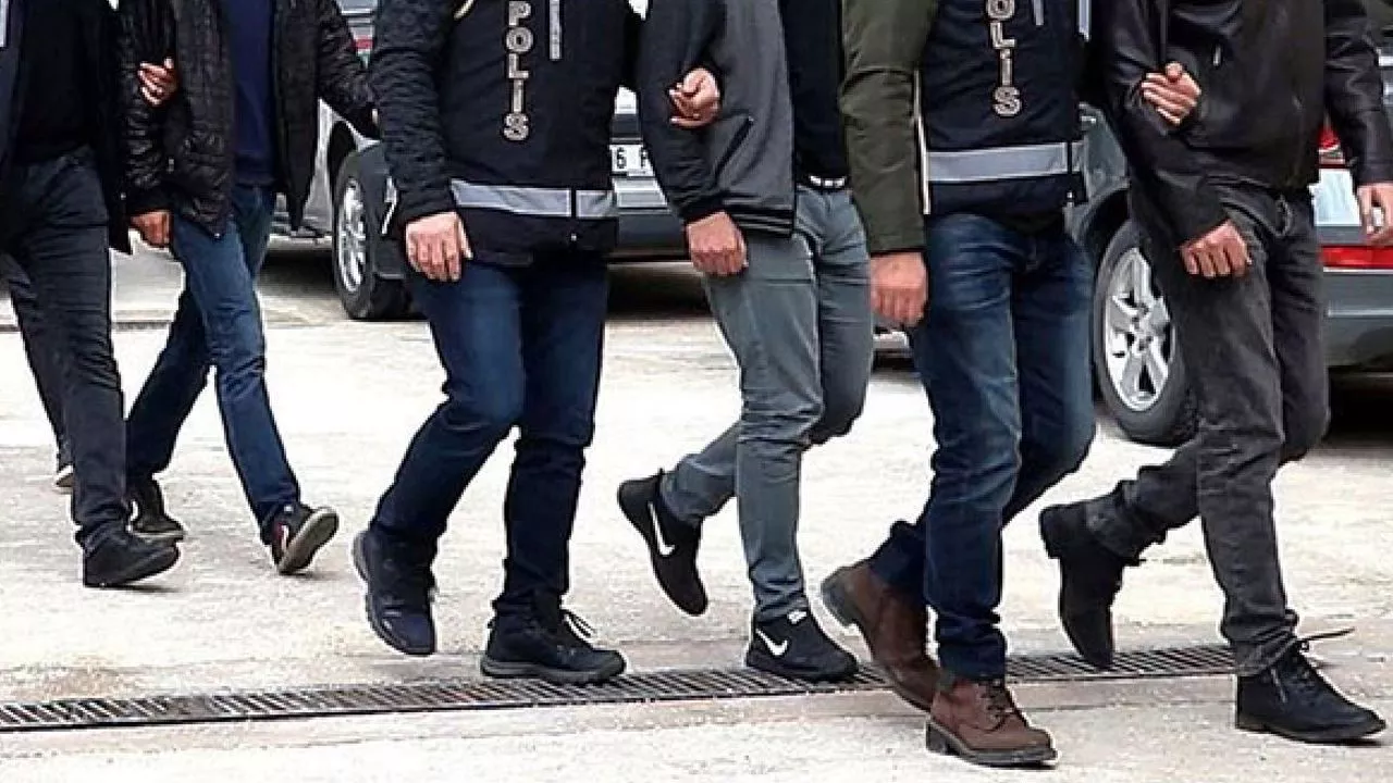 Diyarbakır’da 3 kişi gözaltına alındı