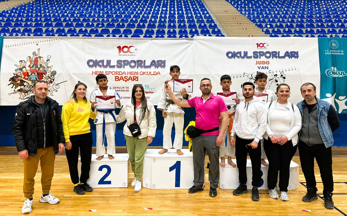 Diyarbakırlı sporcular turnuvada derece elde etti