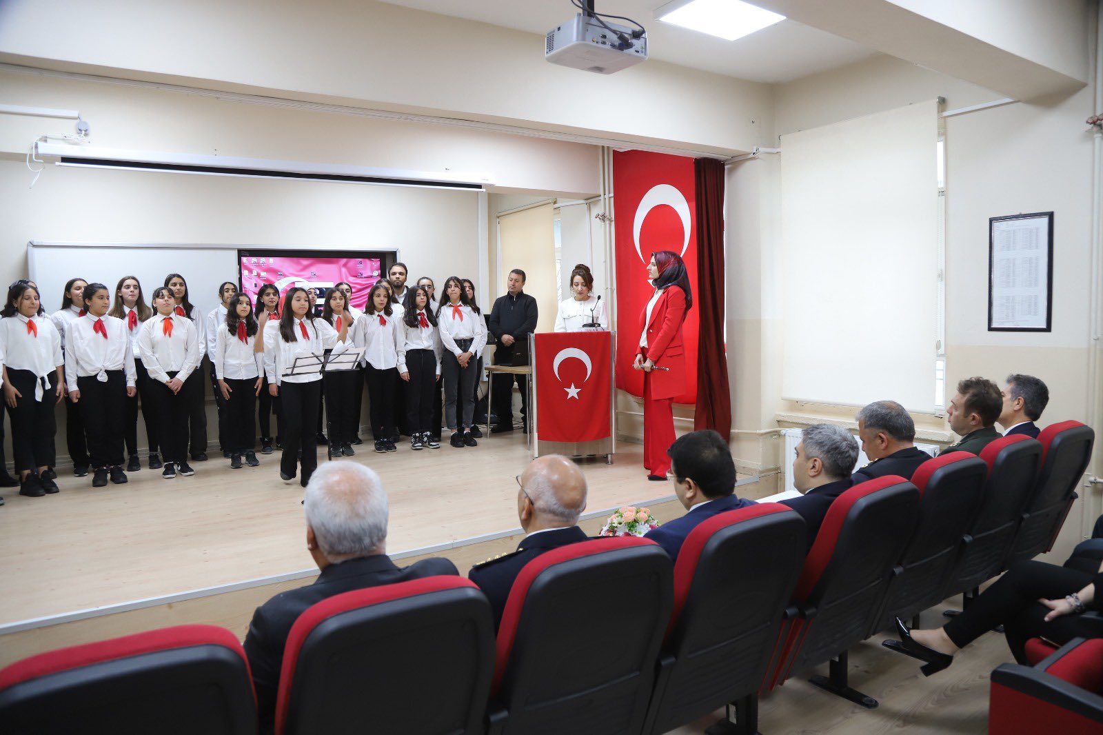 Diyarbakır Ergani’de Çanakkale Zaferi Şiir Dinletisi!
