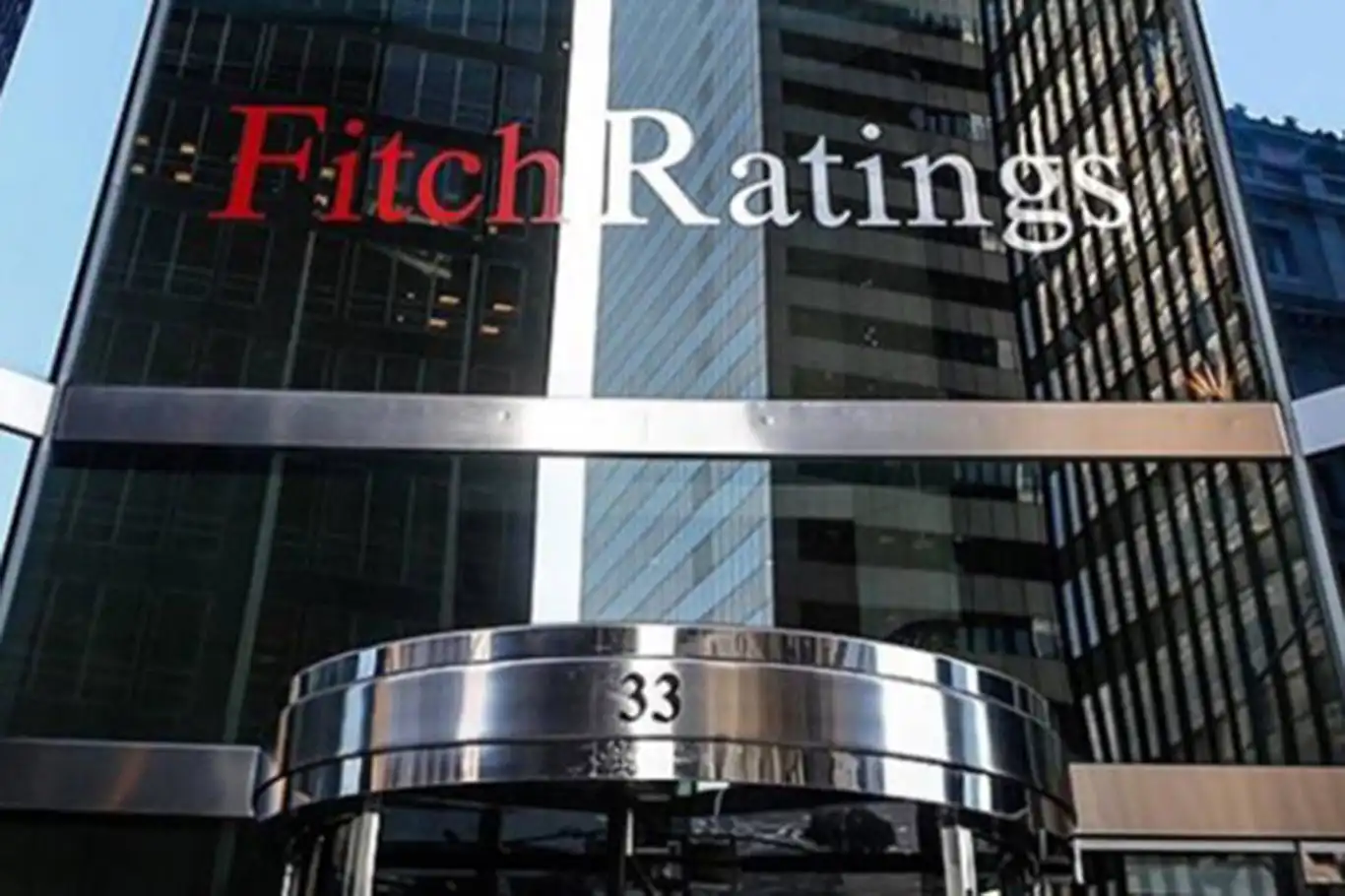 Fitch, Türkiye’nin Kredi Notunu Yükseltti