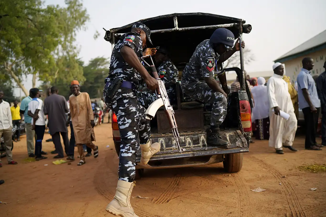 Nijerya’da Silahlı Kişiler 87 Kişiyi Kaçırdı
