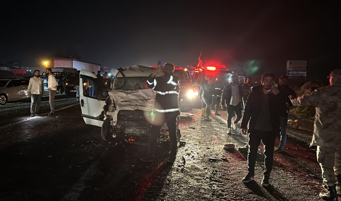 Şanlıurfa-Diyarbakır karayolunda zincirleme kaza: 3 ölü, 6 yaralı