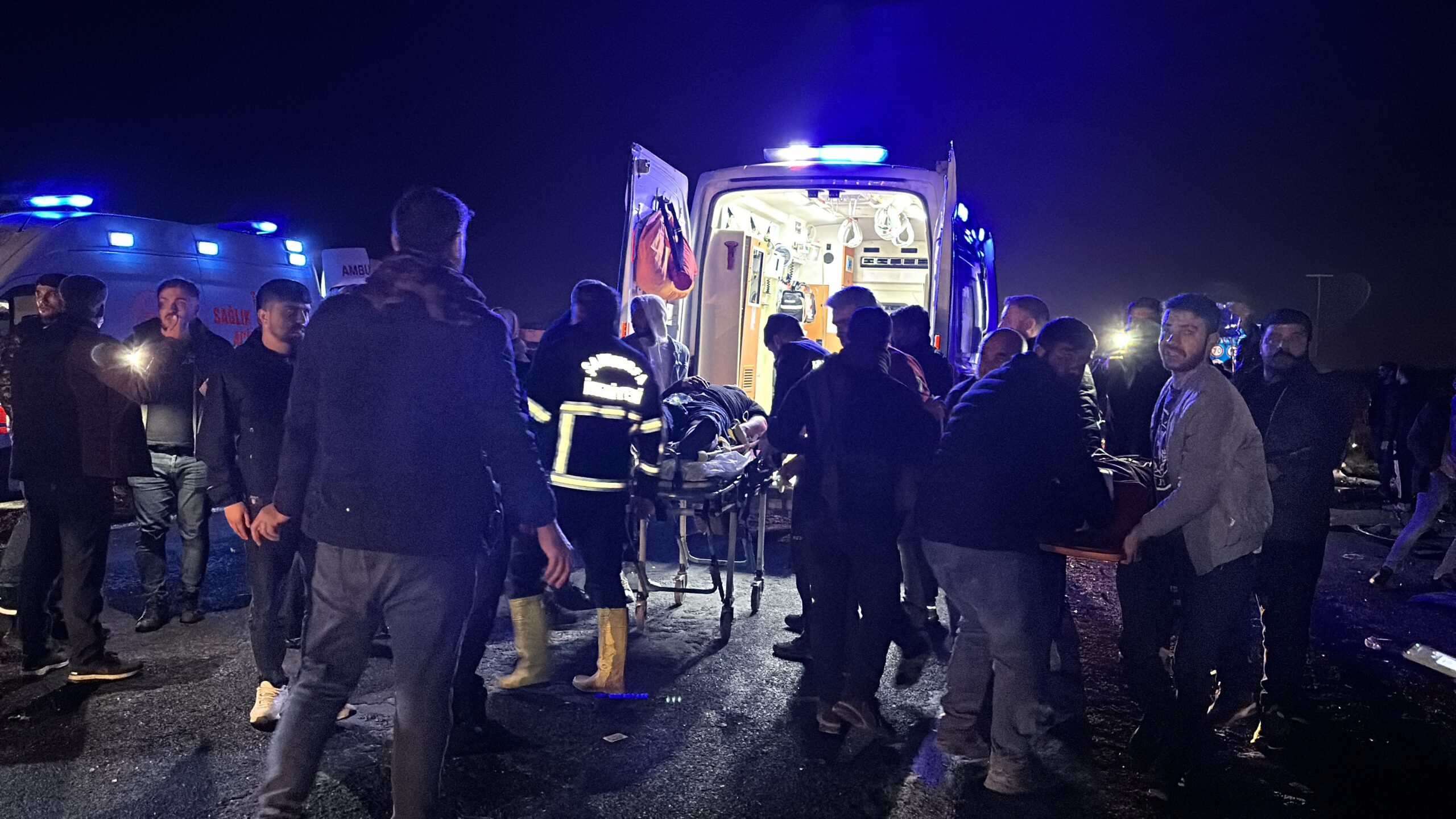 Şanlıurfa-Diyarbakır karayolunda zincirleme kaza: 3 ölü, 6 yaralı