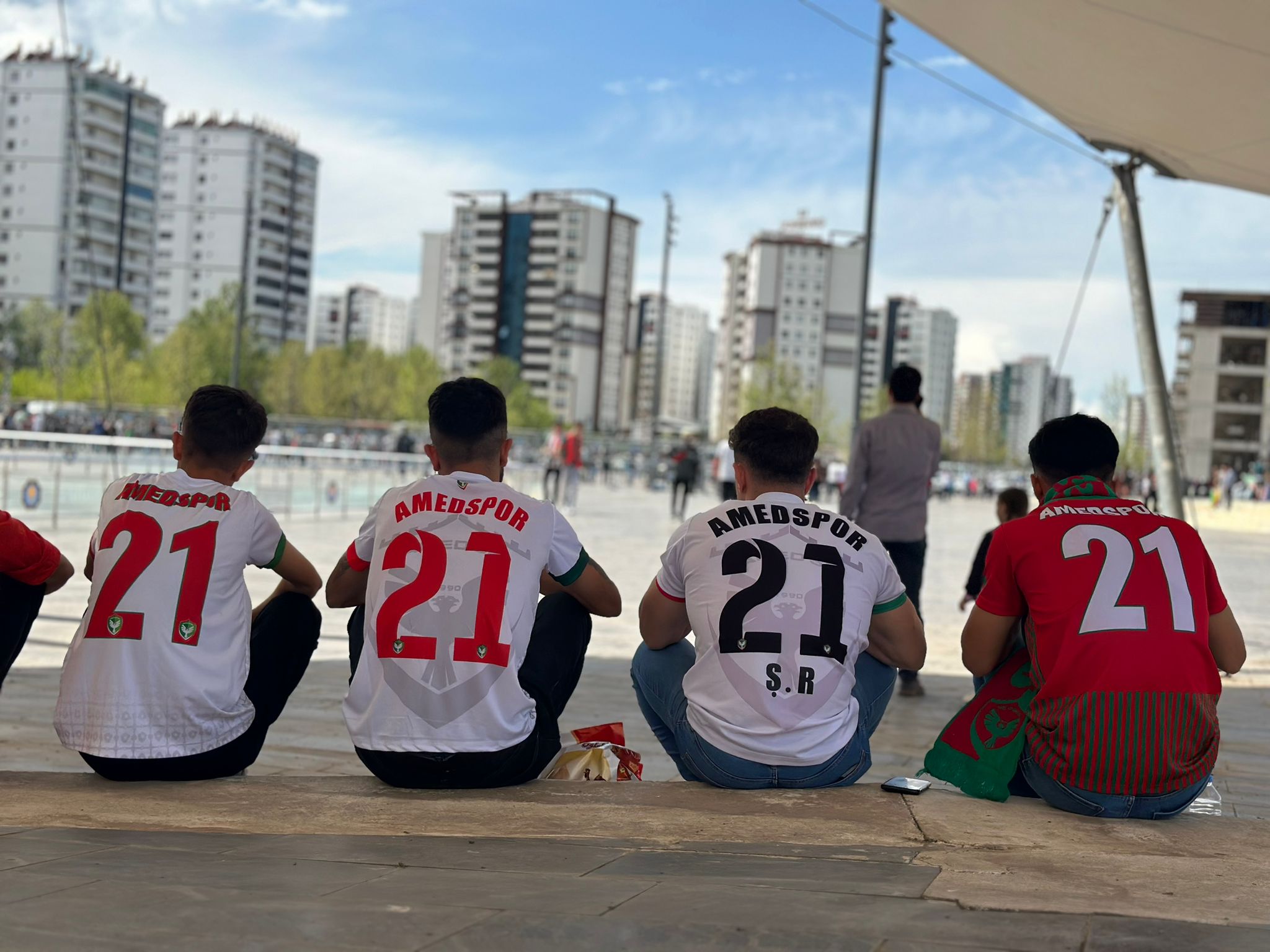 Amedspor maçı başlıyor: Diyarbakır’da nefesler tutuldu!