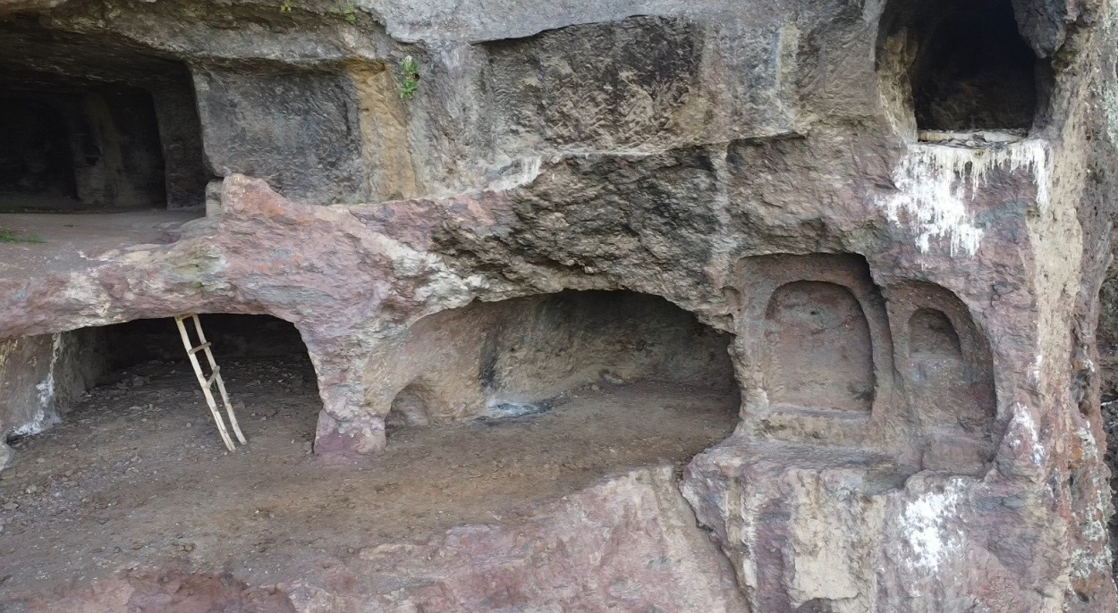 Diyarbakır'a 2 saat uzaklıktaki binlerce yıllık mağaralar turizme kazandırılmayı bekliyor