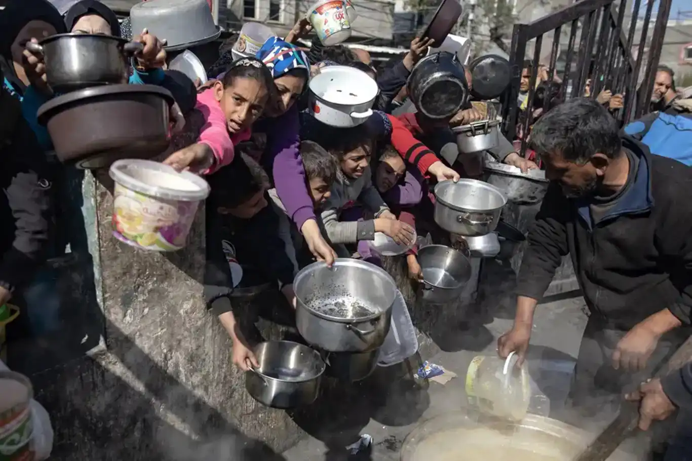 BM: Gazze’ye girişine izin verilen yardım tırı sayısı çok az