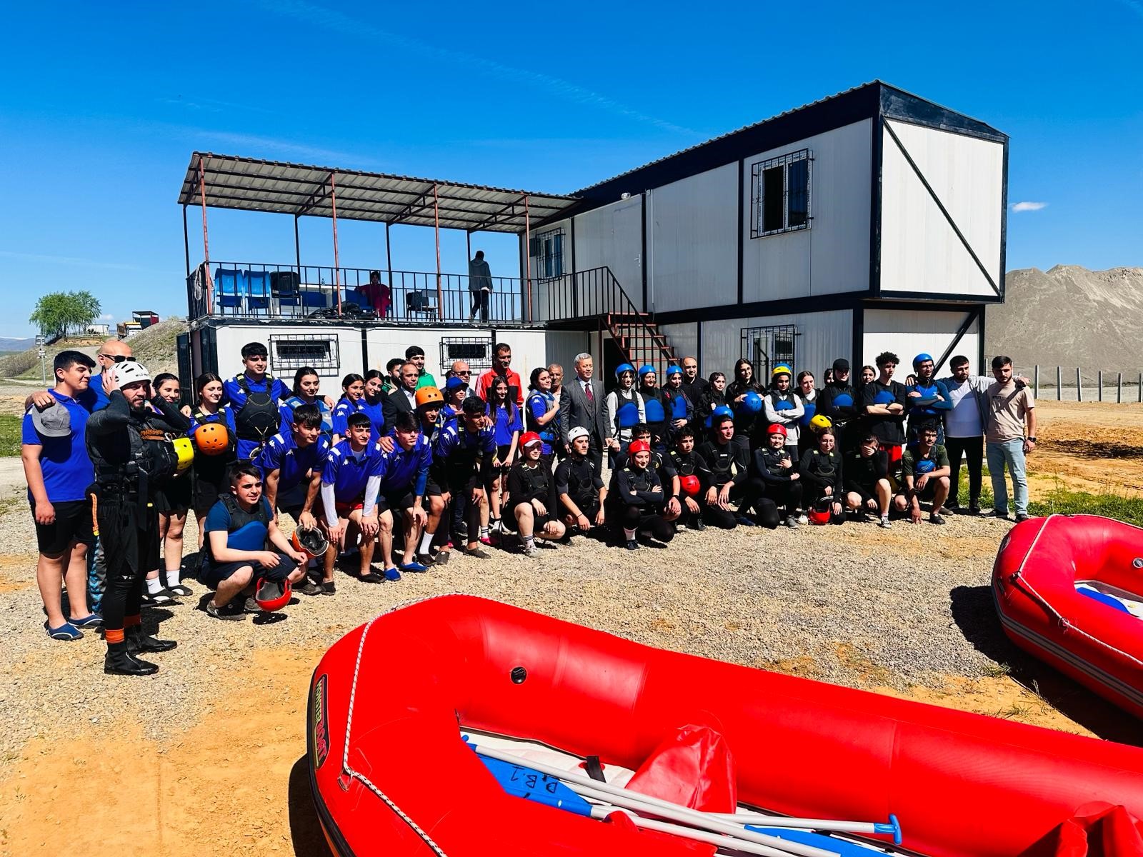  Diyarbakır'dan birçok sporcu Rafting Kampı için Bingöl’e geldi