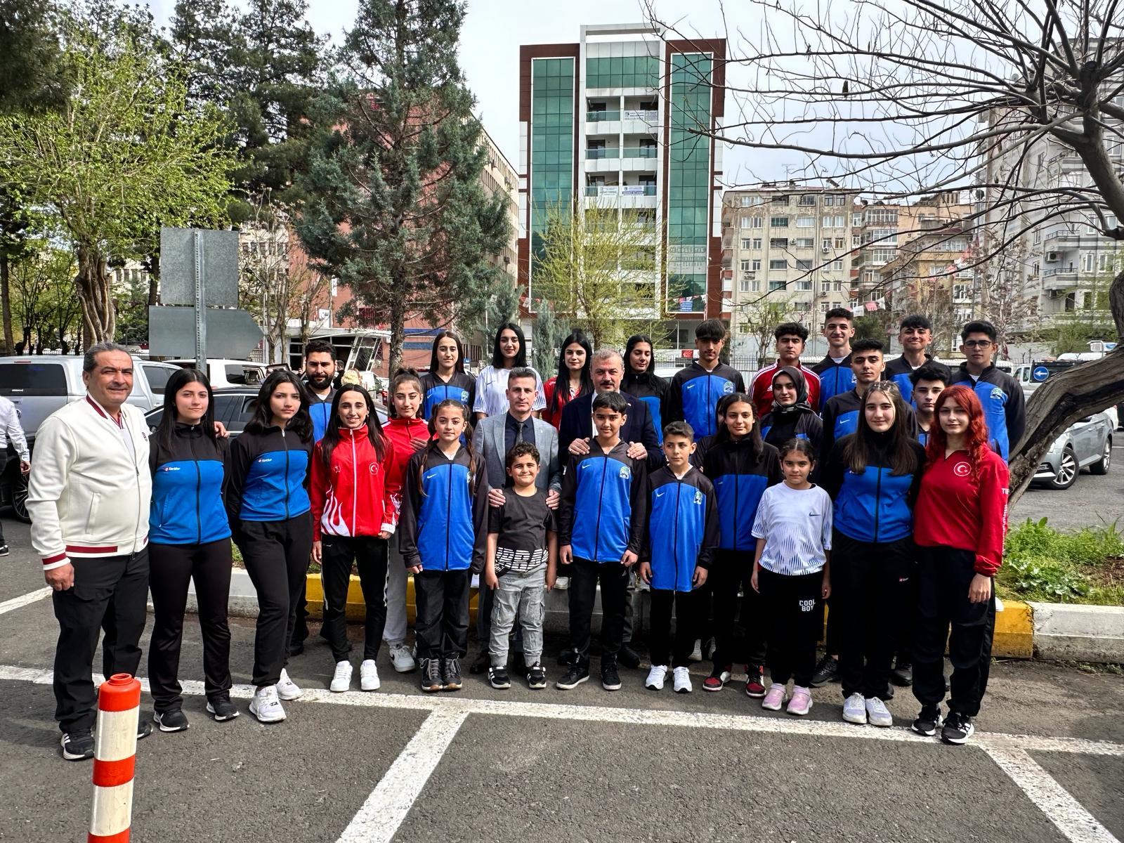 Diyarbakır’da Milli Sporcular, Valilik Bayramlaşma Resepsiyonuna Katıldı