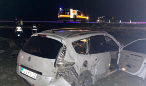 Diyarbakır’da kontrolden çıkan otomobil tarlaya girdi: 2’si ağır 5 yaralı